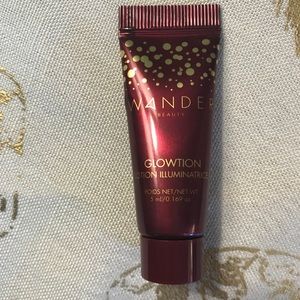Bundle 6 for $25 Wander Glowtion lotion illumination